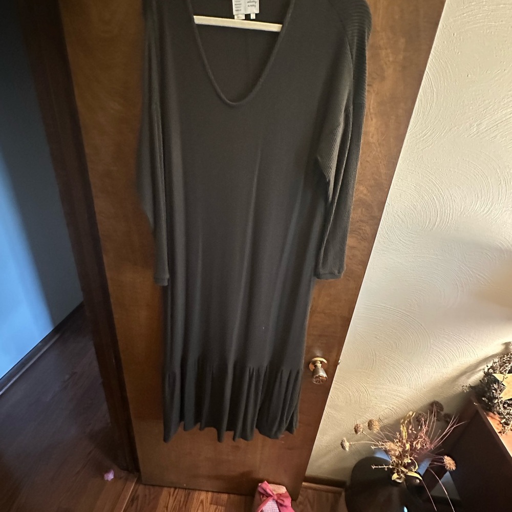 Elegant Gray Long Sleeve Dress